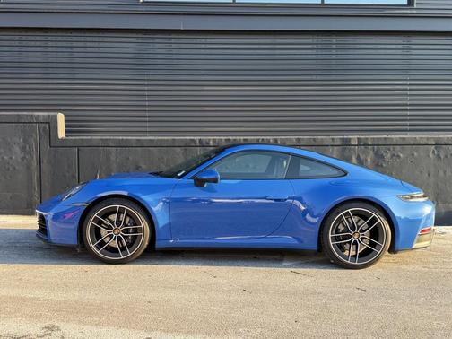 2025 Porsche 911 Carrera