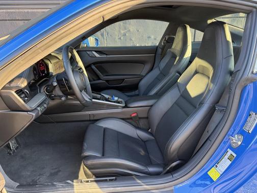 2025 Porsche 911 Carrera