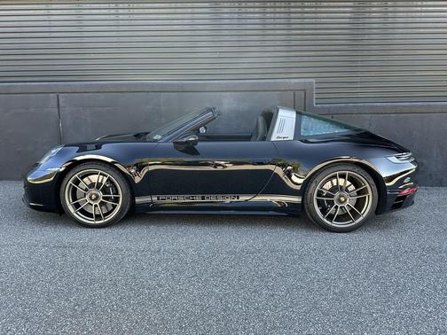 2023 Porsche 911 Targa