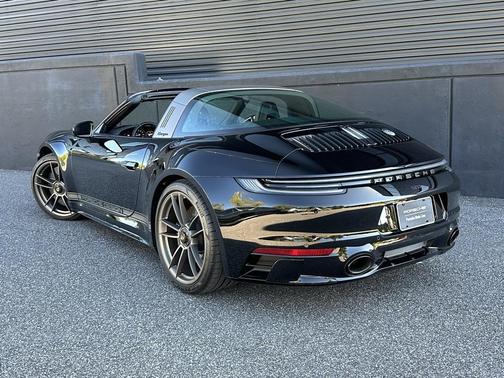 2023 Porsche 911 Targa