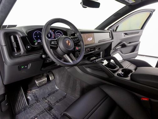 2025 Porsche Cayenne Turbo GT