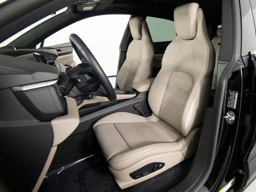 2025 Porsche Macan 4S