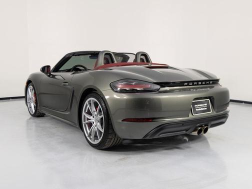 2024 Porsche 718 Boxster S