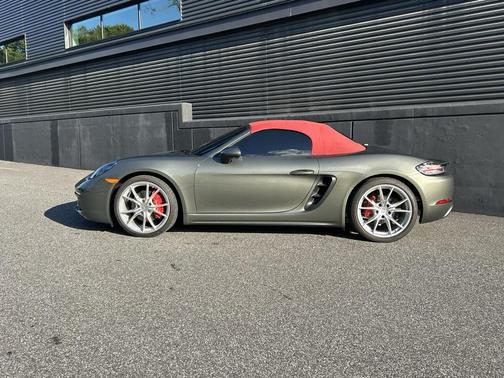 2024 Porsche 718 Boxster S