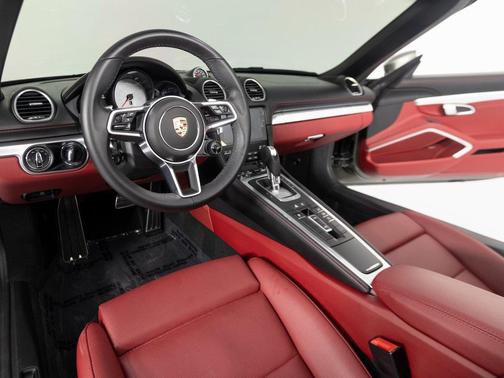 2024 Porsche 718 Boxster S