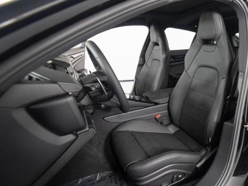 2026 Porsche Panamera 4