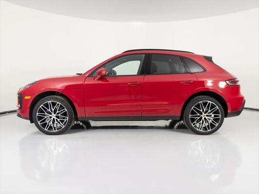 2025 Porsche Macan Base