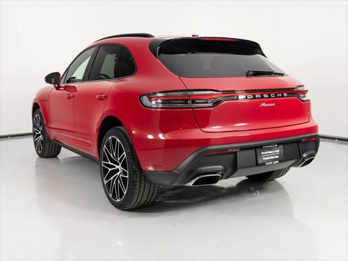 2025 Porsche Macan Base