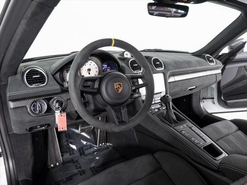2023 Porsche 718 Cayman GT4 RS