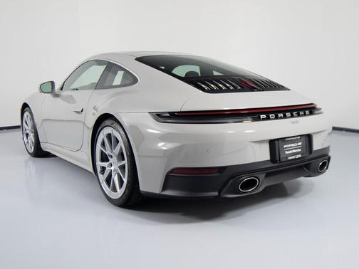 2025 Porsche 911 Carrera