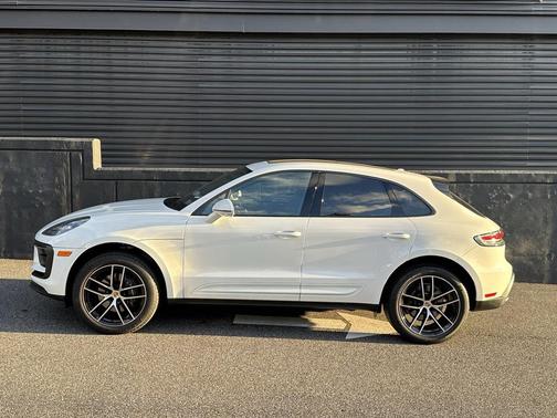 2025 Porsche Macan 
