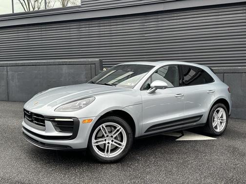 2025 Porsche Macan Base