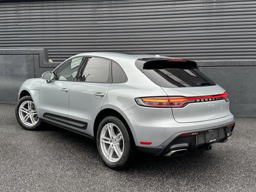 2025 Porsche Macan 