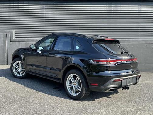 2025 Porsche Macan Base