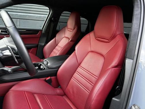 2022 Porsche Cayenne Turbo GT