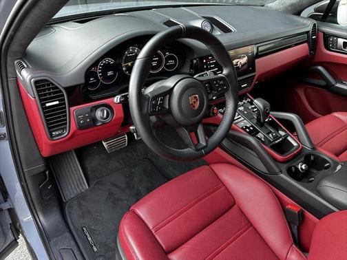 2022 Porsche Cayenne Turbo GT