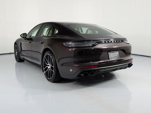 2023 Porsche Panamera 4 Platinum Edition
