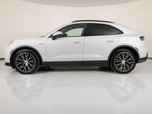 2025 Porsche Macan 4S