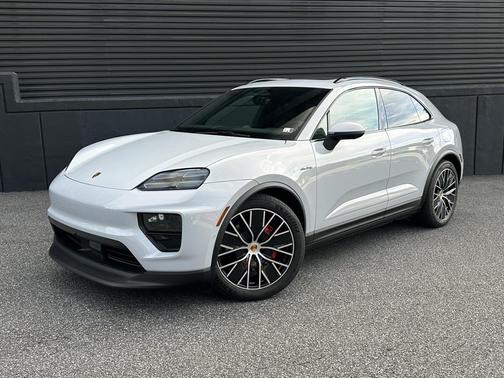2025 Porsche Macan 4S