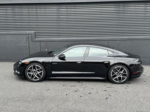 2025 Porsche Taycan 4
