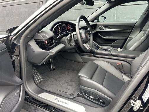 2025 Porsche Taycan 4