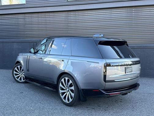 2023 Land Rover Range Rover P530 SE