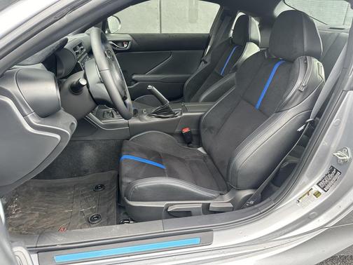 2025 Subaru BRZ tS