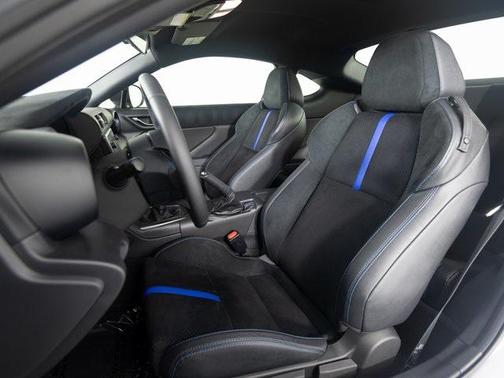 2025 Subaru BRZ tS