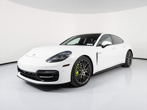 2022 Porsche Panamera E-Hybrid 4