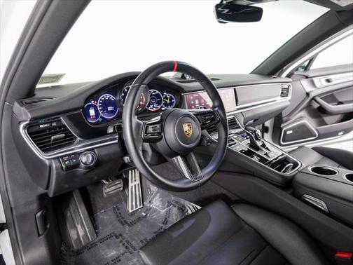 2022 Porsche Panamera E-Hybrid 4