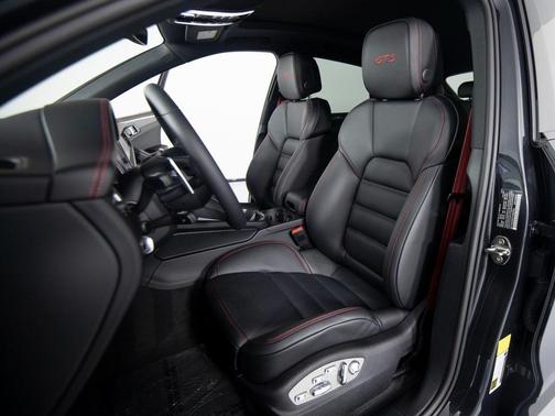 2026 Porsche Macan GTS