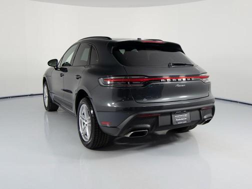 2025 Porsche Macan 