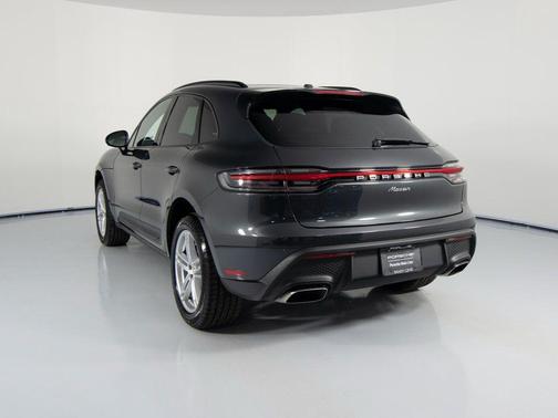 2025 Porsche Macan T