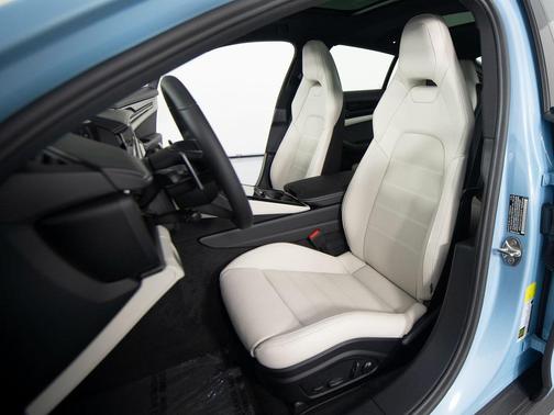 2026 Porsche Panamera 4