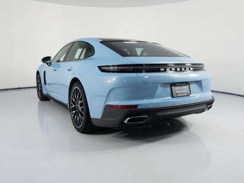 2026 Porsche Panamera 4