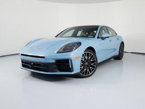 2026 Porsche Panamera 4