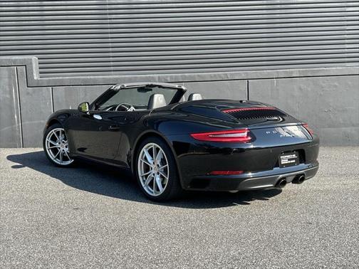 2018 Porsche 911 Carrera