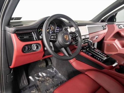 2025 Porsche Macan GTS
