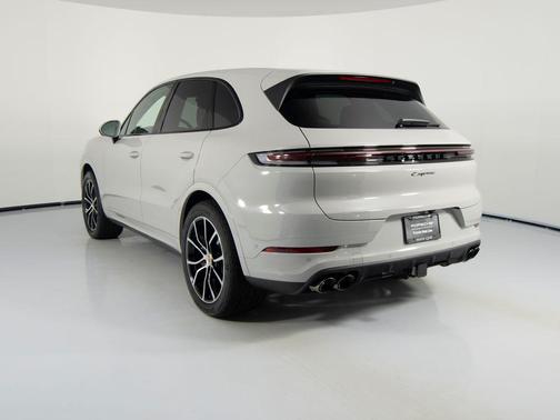 Chalk 2026 Porsche Cayenne Cayenne