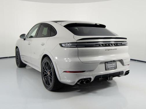 2026 Porsche Cayenne GTS