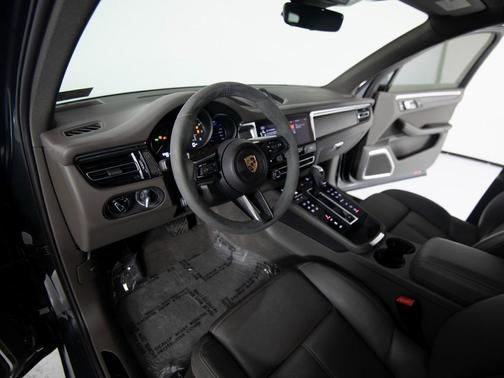 2024 Porsche Macan GTS