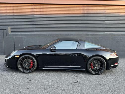 2019 Porsche 911 Targa 4 GTS