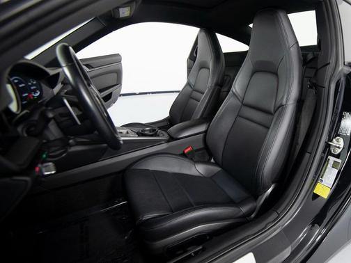 2024 Porsche 911 Carrera 4