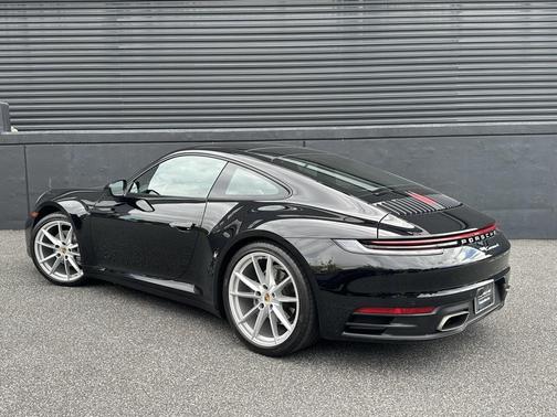 2024 Porsche 911 Carrera 4