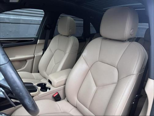 2021 Porsche Macan 