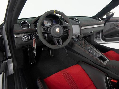 2025 Porsche 718 Spyder RS