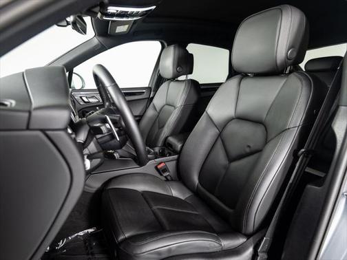 2022 Porsche Macan Base