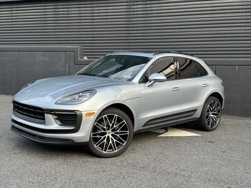 2022 Porsche Macan Base