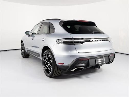 2022 Porsche Macan Base
