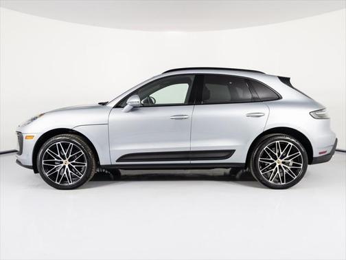 2022 Porsche Macan Base
